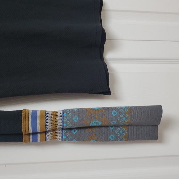 Free People We The Free Mikah Notch Neck Top/Black Combo - Picture 11 of 16